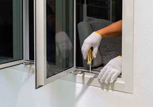 Benefits of Professional Glass Replacement Over DIY Repairs