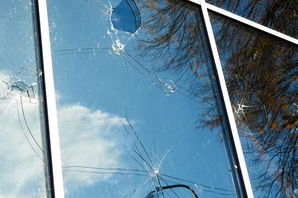 broken-window-glass-replacement