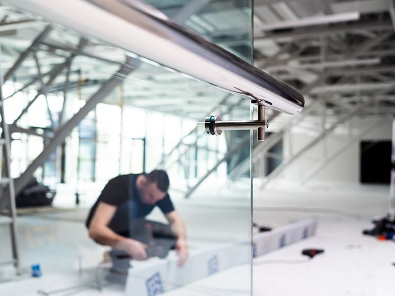 shopfront-glass-replacing
